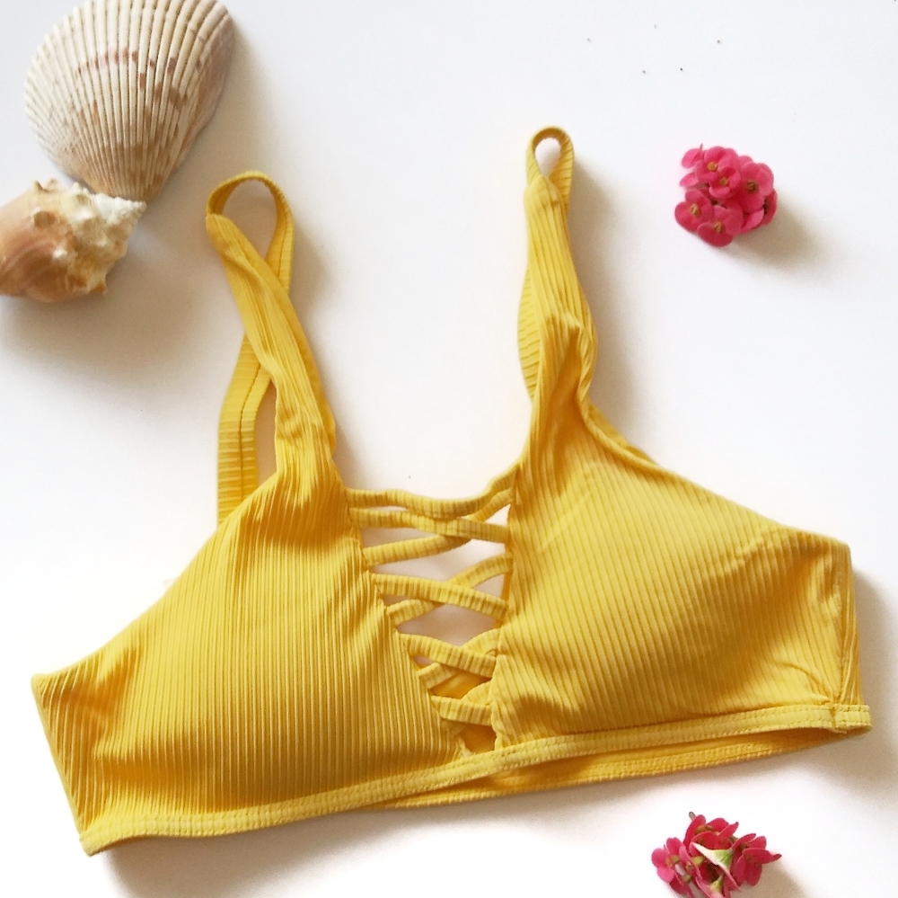Tinibikini bikini top